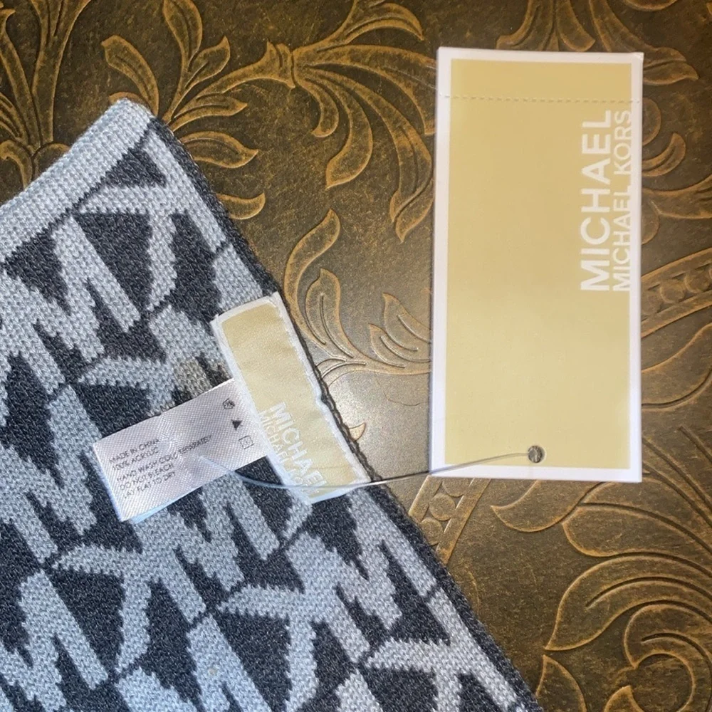 Michael Kors gray/charcoal long scarf 🆕